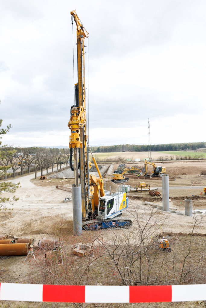 Außenansicht der Baustelle in St. Egyden am Steinfeld.